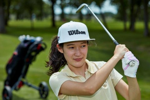 Wilson czapka golfowa FLAT BRIM Juniorska (biała dla dzieci i młodzieży)